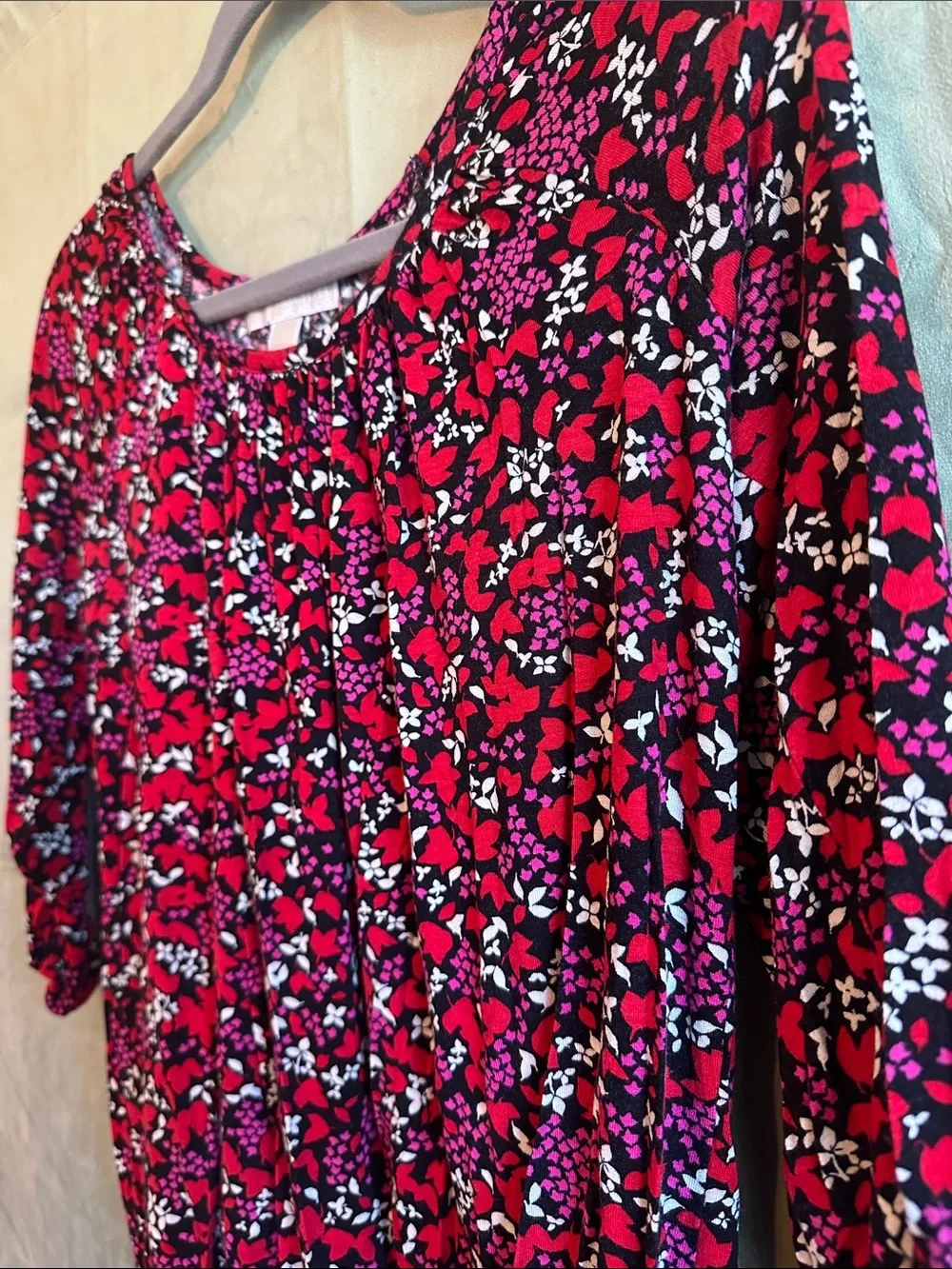 #932 Michael Kors Red, Black and White Floral Peasant Blouse